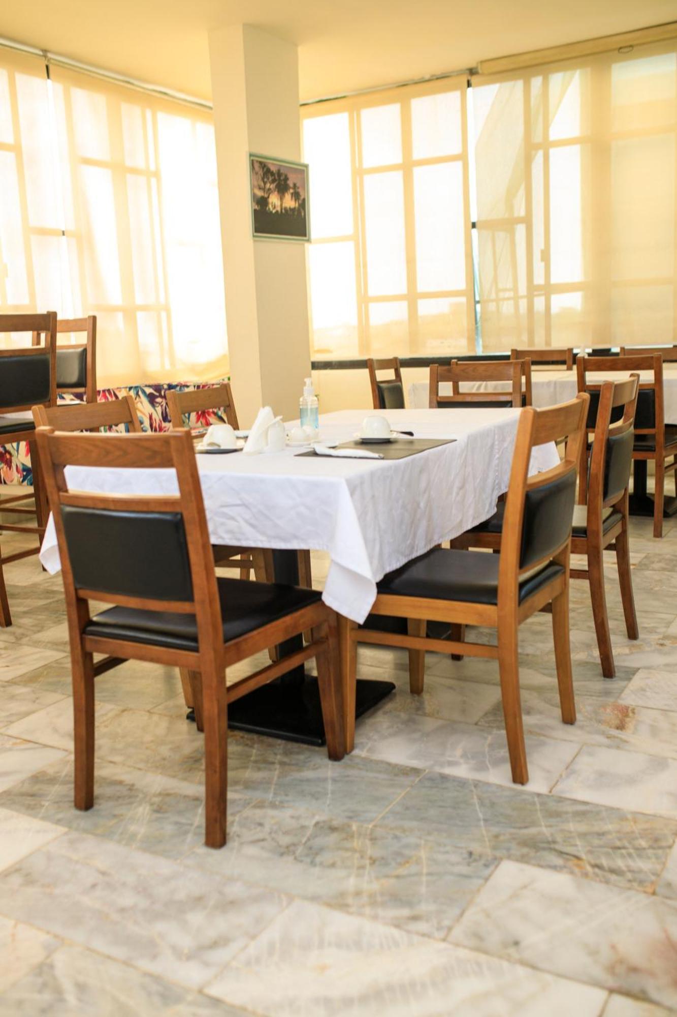 Sunset Inn Monrovia Buitenkant foto